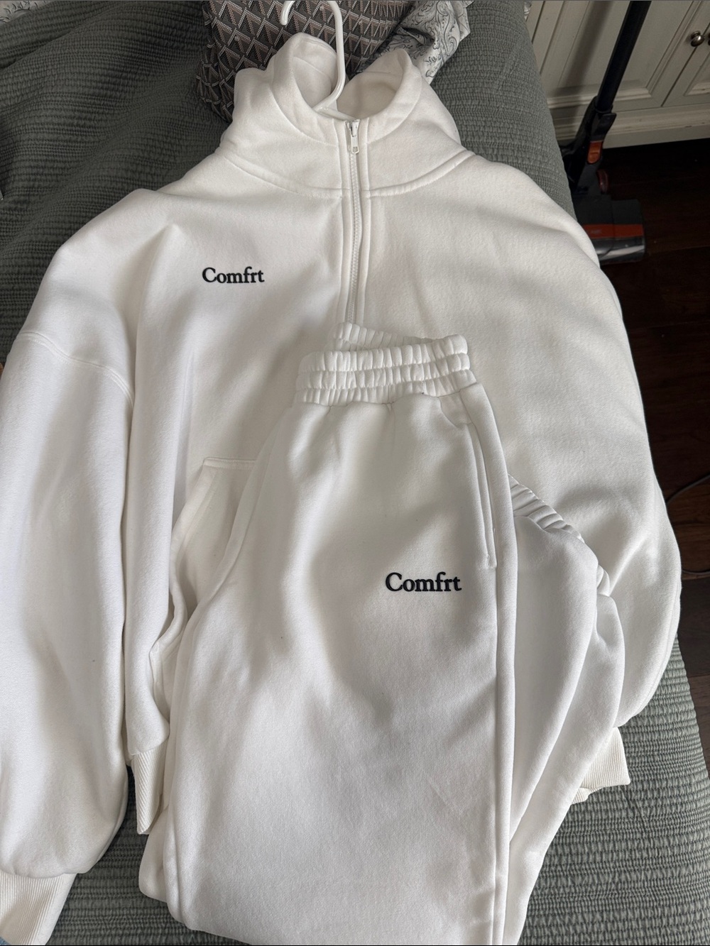 Men's White Zip-Up Hoodie & Sweatpant Set